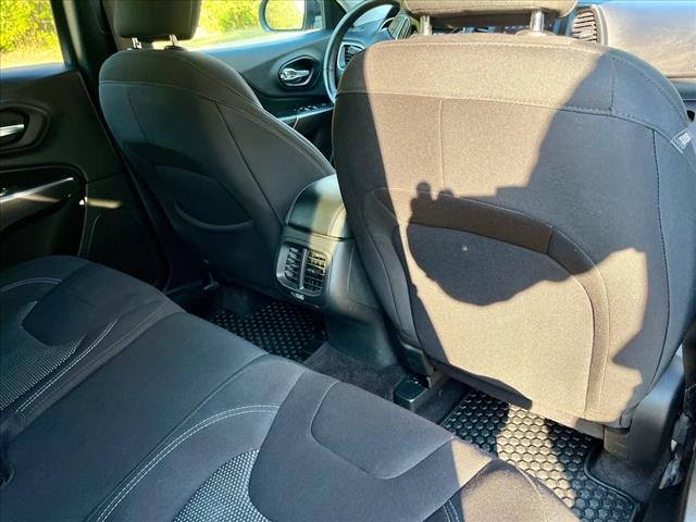 used 2019 Jeep Cherokee car, priced at $18,995