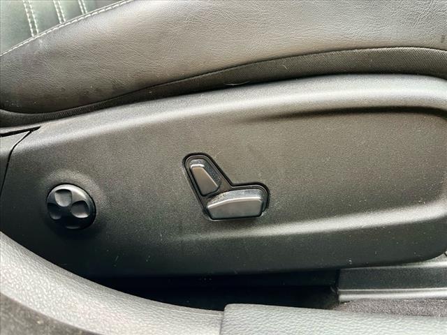 used 2020 Chrysler 300 car, priced at $20,995