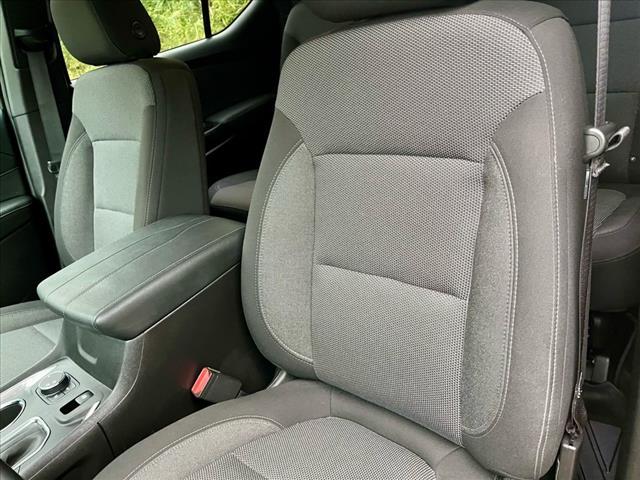 used 2023 Chevrolet Traverse car, priced at $32,995