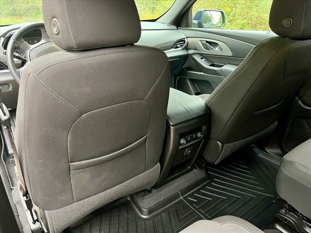 used 2023 Chevrolet Traverse car, priced at $32,995