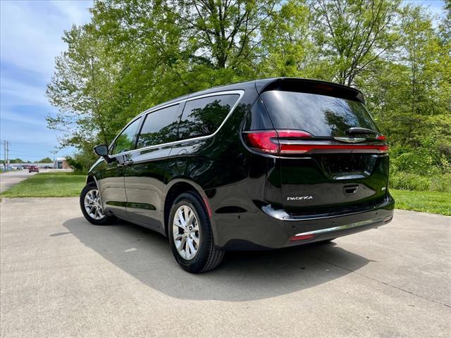 new 2024 Chrysler Pacifica car, priced at $41,745