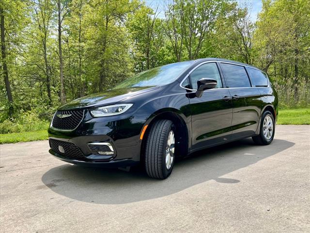 new 2024 Chrysler Pacifica car, priced at $41,745