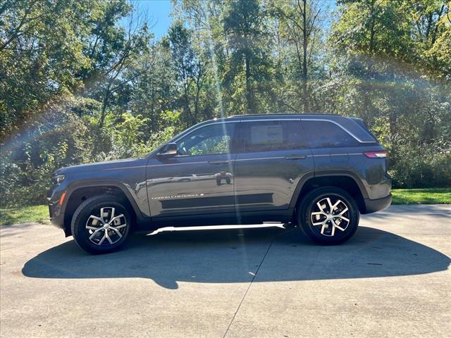 new 2025 Jeep Grand Cherokee car, priced at $45,795