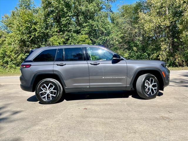 new 2025 Jeep Grand Cherokee car, priced at $45,795