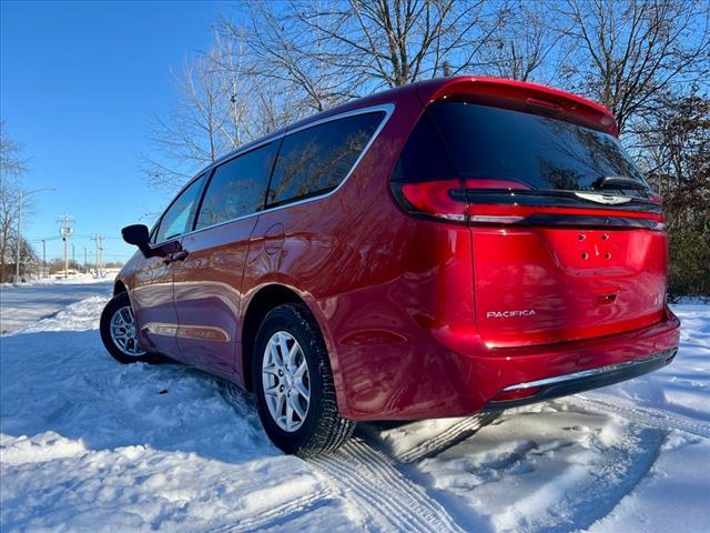 new 2025 Chrysler Pacifica car, priced at $41,640