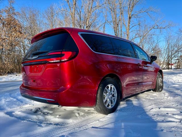 new 2025 Chrysler Pacifica car, priced at $41,640