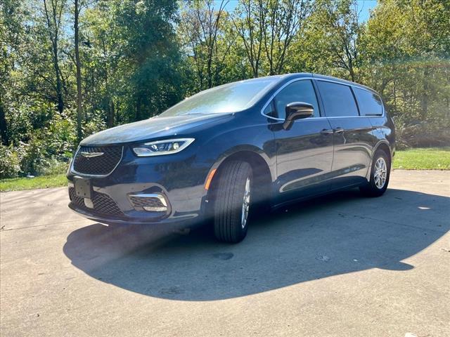 new 2025 Chrysler Pacifica car, priced at $42,640