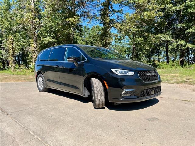 new 2026 Chrysler Pacifica car, priced at $39,097