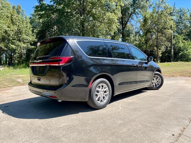 new 2026 Chrysler Pacifica car, priced at $39,097