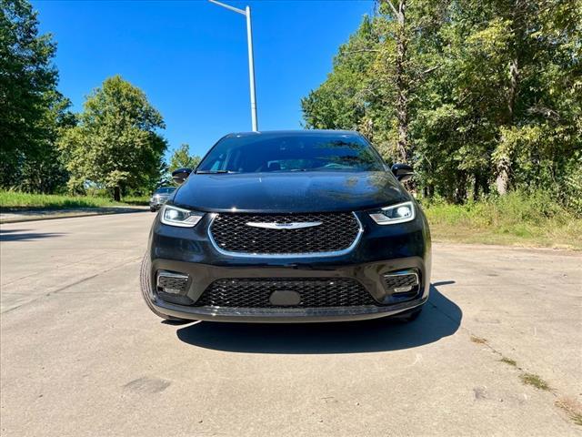 new 2026 Chrysler Pacifica car, priced at $39,097