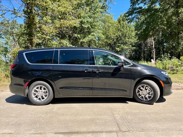 new 2026 Chrysler Pacifica car, priced at $39,097