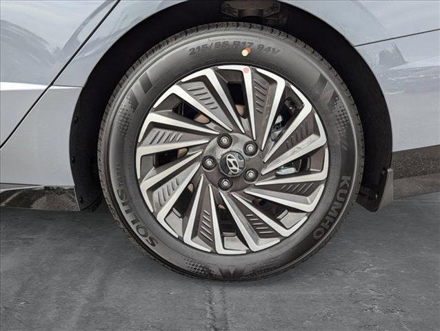 new 2025 Hyundai Sonata Hybrid car, priced at $33,178