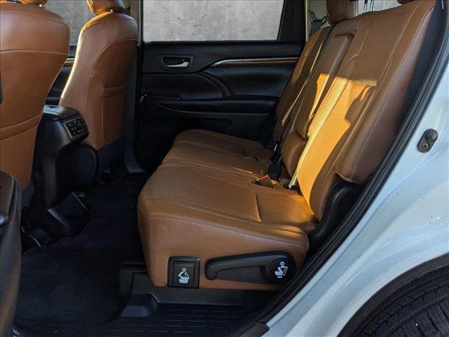 used 2019 Toyota Highlander car, priced at $26,044