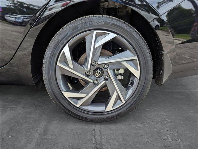 new 2025 Hyundai Elantra car, priced at $29,185