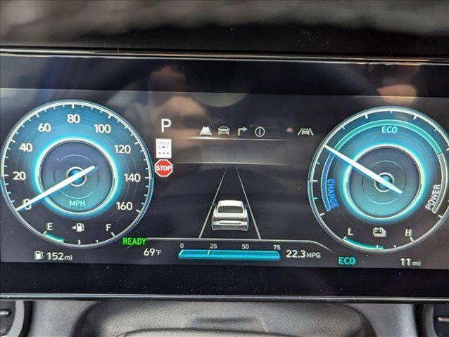 new 2025 Hyundai Elantra car, priced at $29,060