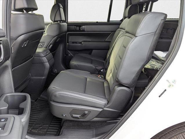 new 2025 Hyundai SANTA FE HEV car, priced at $48,747