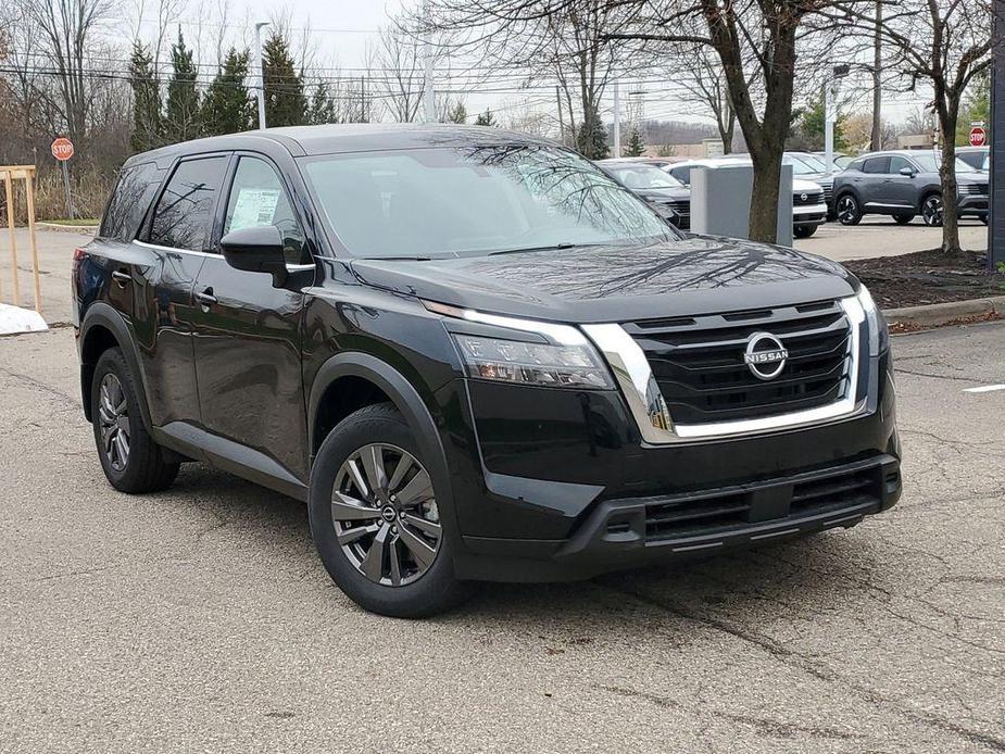 new 2024 Nissan Pathfinder car, priced at $40,480