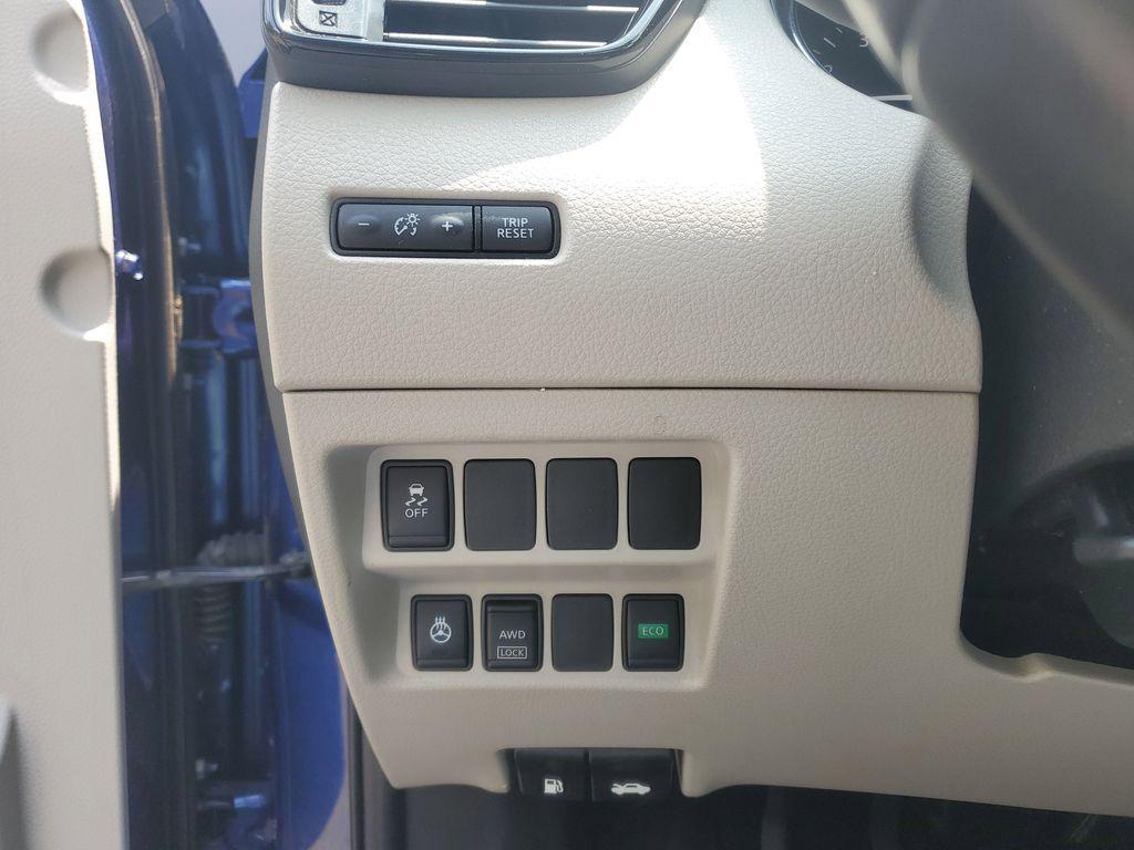 used 2018 Nissan Rogue Sport car, priced at $13,899