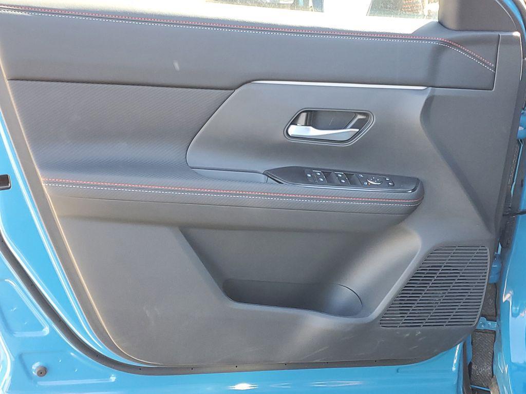 new 2025 Nissan Kicks car, priced at $30,330