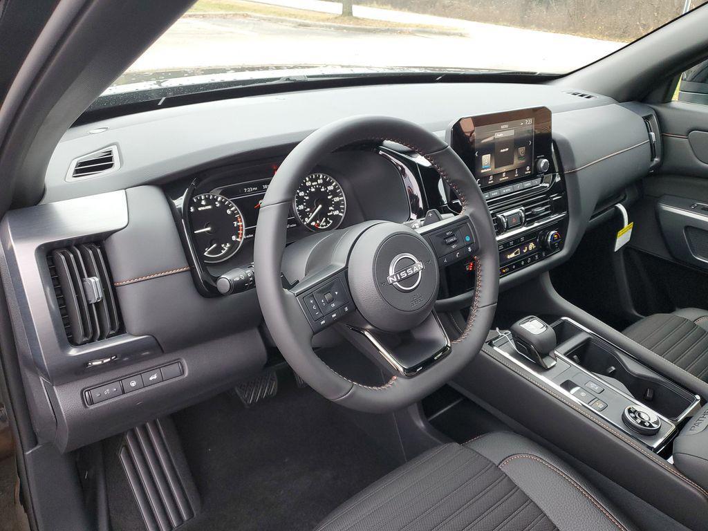 new 2025 Nissan Pathfinder car, priced at $44,257