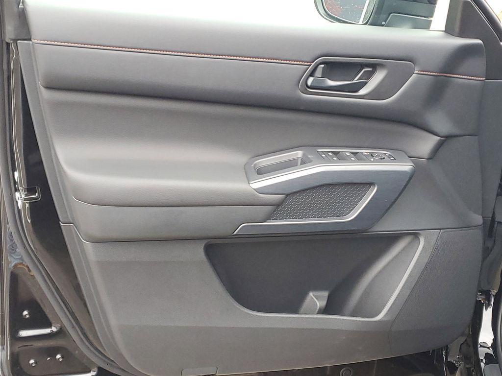 new 2025 Nissan Pathfinder car, priced at $44,257