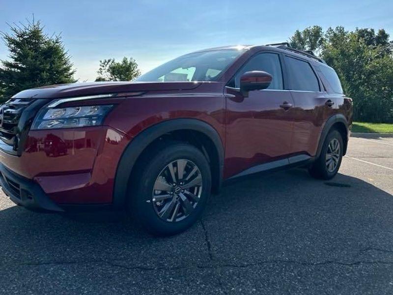 new 2024 Nissan Pathfinder car, priced at $47,420