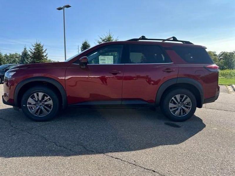 new 2024 Nissan Pathfinder car, priced at $47,420