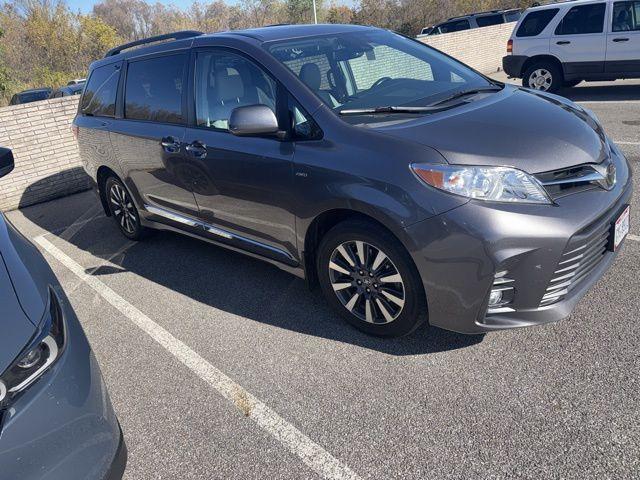 used 2018 Toyota Sienna car, priced at $13,900