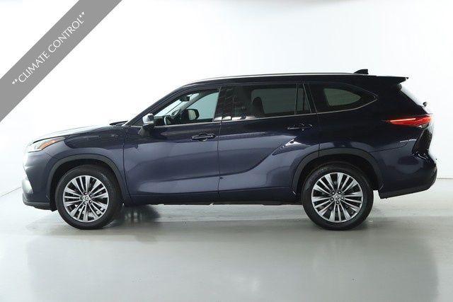 used 2021 Toyota Highlander car, priced at $42,400