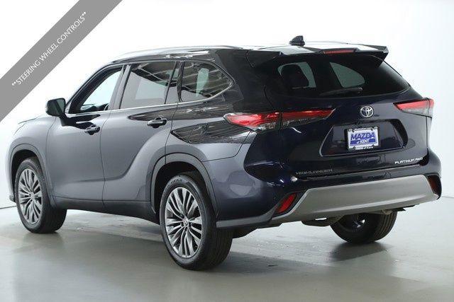 used 2021 Toyota Highlander car, priced at $42,400