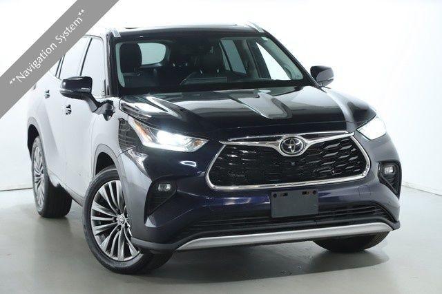 used 2021 Toyota Highlander car, priced at $42,400