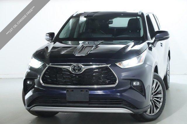 used 2021 Toyota Highlander car, priced at $42,400