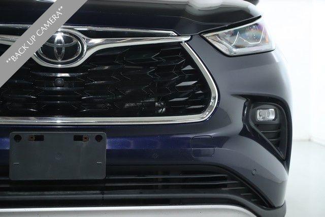 used 2021 Toyota Highlander car, priced at $42,400