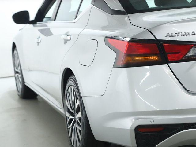 used 2024 Nissan Altima car