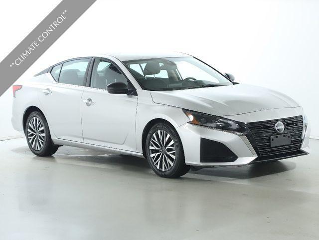 used 2024 Nissan Altima car