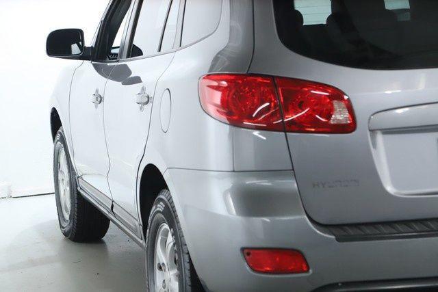 used 2007 Hyundai Santa Fe car, priced at $5,000