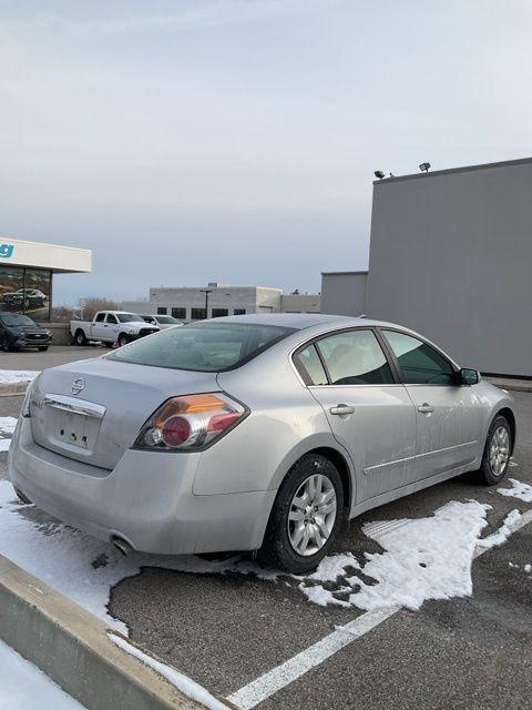 used 2010 Nissan Altima car