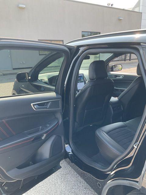 used 2022 Ford Edge car, priced at $29,000