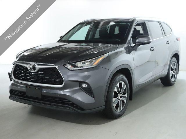 used 2023 Toyota Highlander car, priced at $41,500