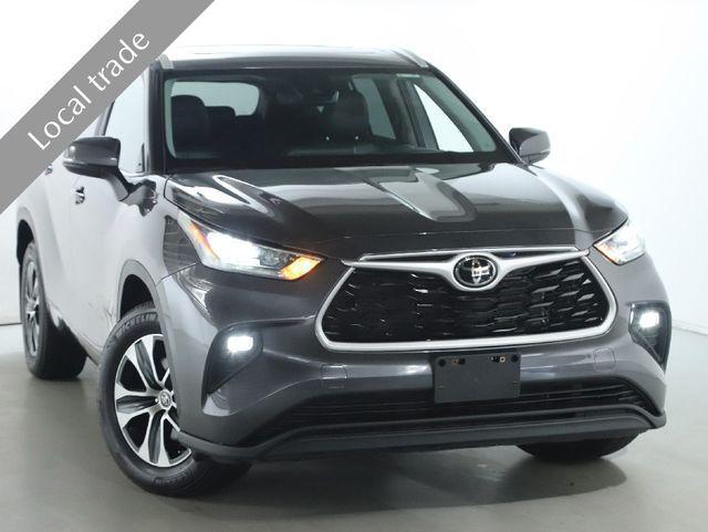 used 2023 Toyota Highlander car, priced at $41,500
