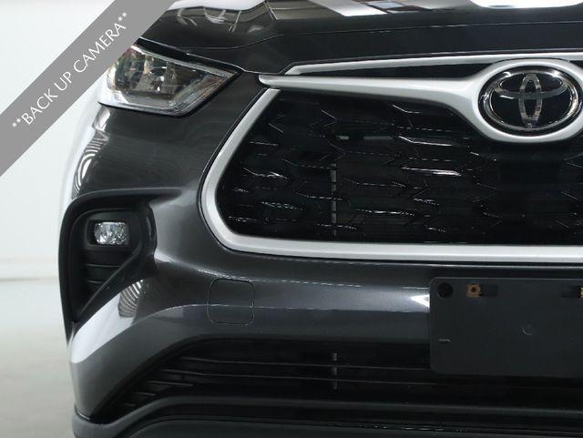 used 2023 Toyota Highlander car, priced at $41,500