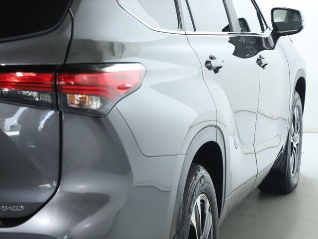 used 2023 Toyota Highlander car, priced at $41,500