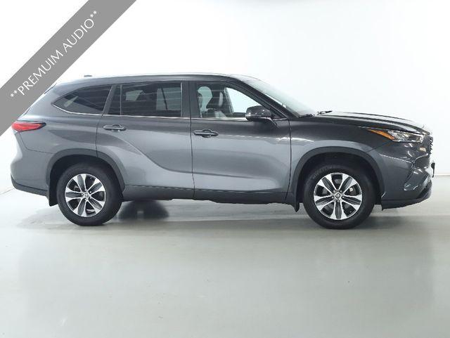 used 2023 Toyota Highlander car, priced at $41,500