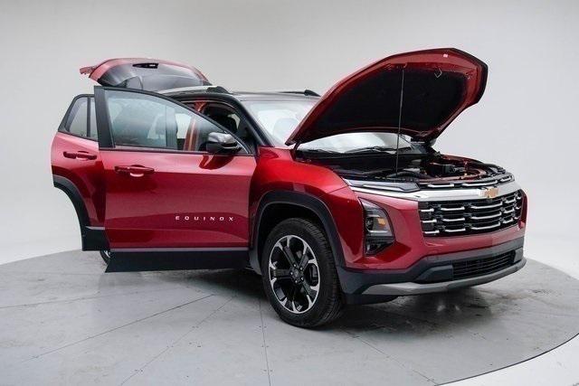 new 2025 Chevrolet Equinox car, priced at $35,812