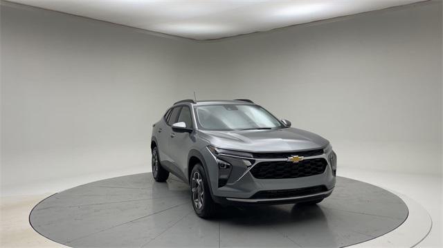 new 2025 Chevrolet Trax car, priced at $24,190