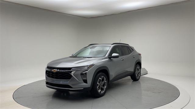 new 2025 Chevrolet Trax car, priced at $24,190