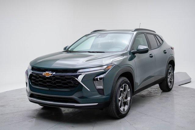 new 2025 Chevrolet Trax car, priced at $25,075