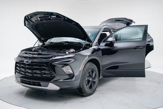 new 2025 Chevrolet Blazer car, priced at $37,716