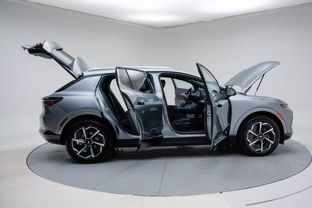 new 2025 Chevrolet Equinox EV car, priced at $44,390