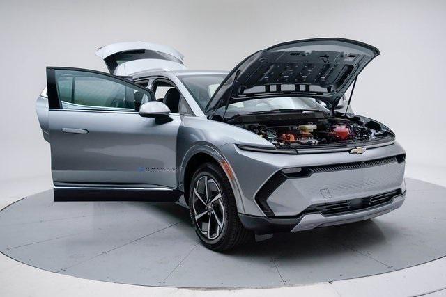 new 2025 Chevrolet Equinox EV car, priced at $43,890
